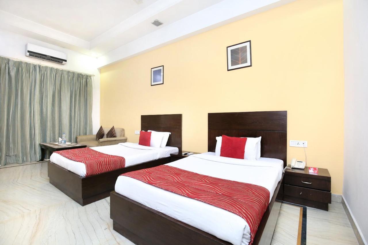 Capital O 15395 Hotel 42 Amritsar Exterior foto