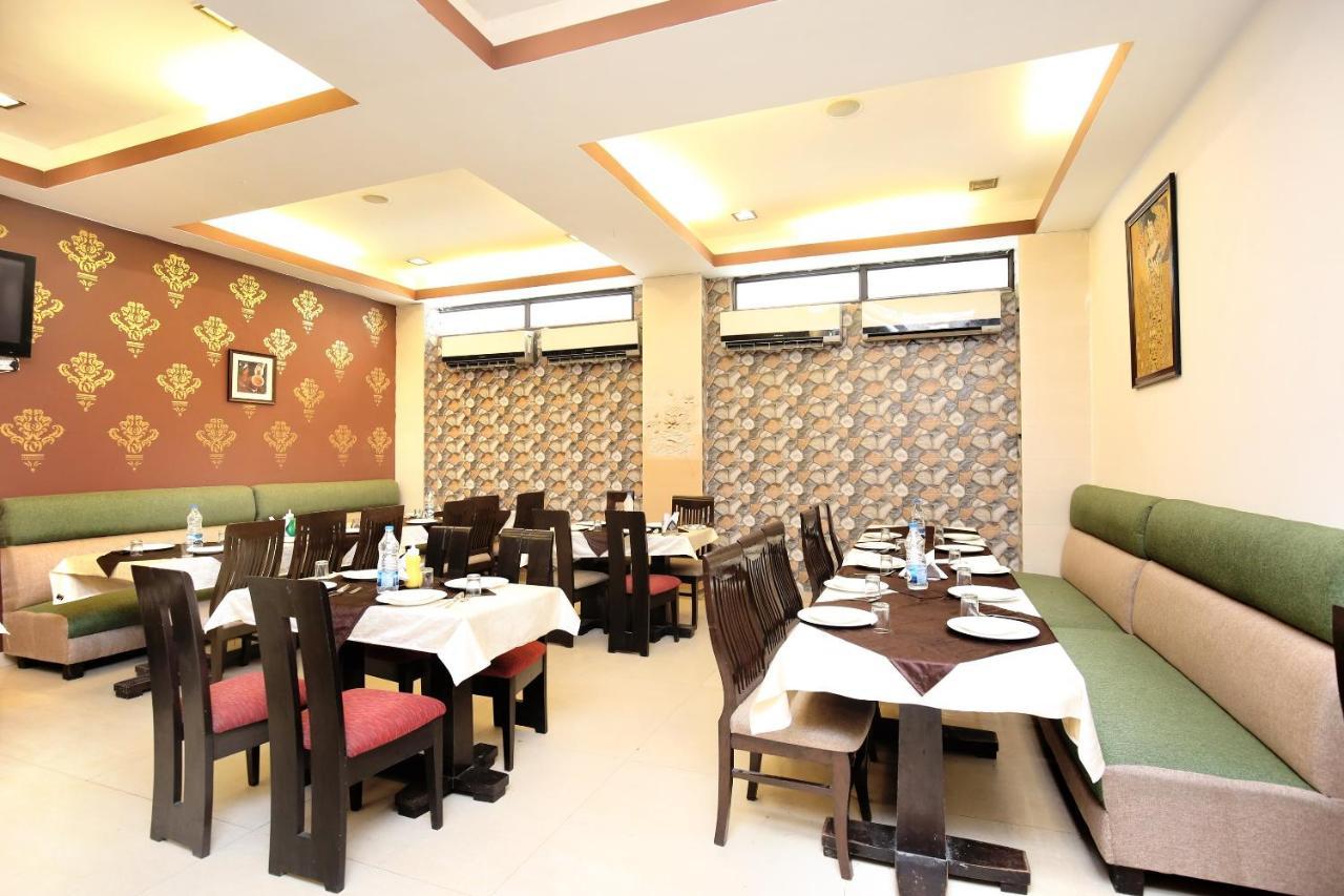 Capital O 15395 Hotel 42 Amritsar Exterior foto